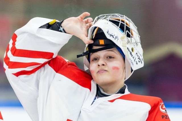 Niespełna 18-letnia zawodniczka pierwsze kroki w hokeju stawiała dziewięć lat temu w Bombersach Malbork.