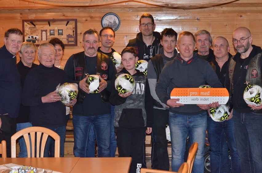 Pastor ze Szczyrku zbiera piłki na mundialu w Rosji. Jedną dostał z podpisem Zbigniewa Bońka