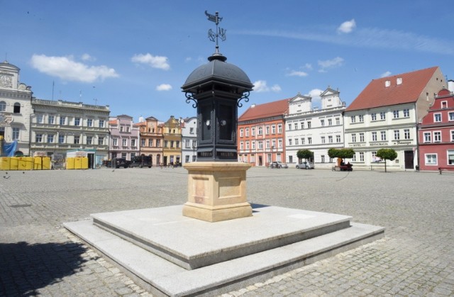 Kiosk meterologiczny na rynku w Bytomiu Odrzańskim