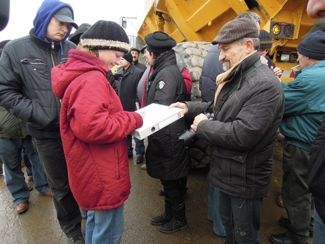 Przed rokiem Andrzej Bąk zbierał podpisy pod protestem wobec planów Chevronu w Żurawlowie. Dziś angażuje się blokowanie inwestycji spółki w Ministrówce