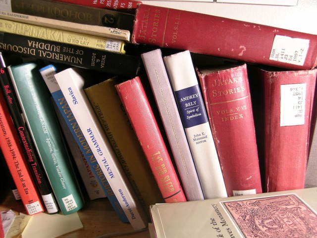 1500 egzemplarzy wystawionych na kiermasz książek w Toruniu