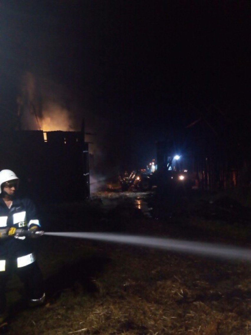 Nocny pożar w Smardowie [FOTO]