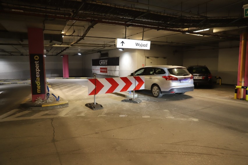 Płatny parking w Galerii Korona w Kielcach. Wiemy od kiedy i dlaczego. Zobacz zdjęcia i film
