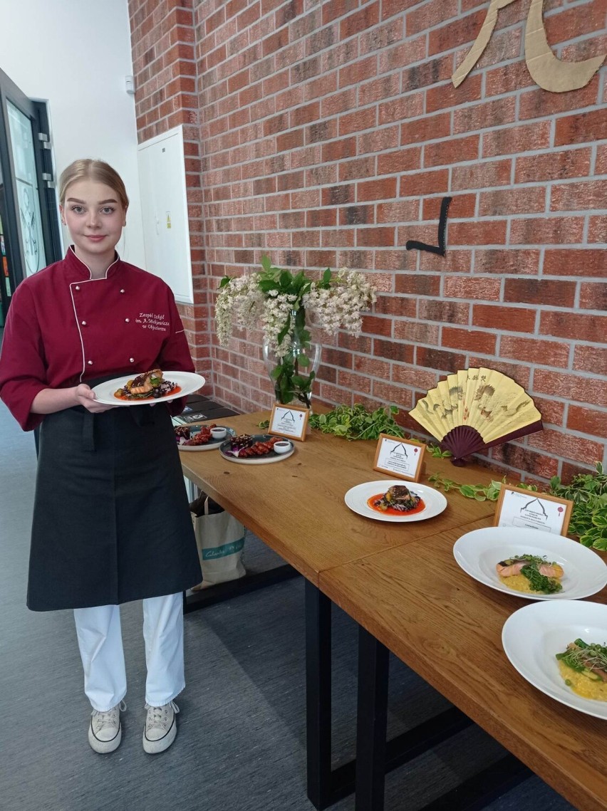 Julia Nowosielska ze Szkoły w Objezierzu na podium w konkursie gastronomicznym "Podróż w świat orientu"