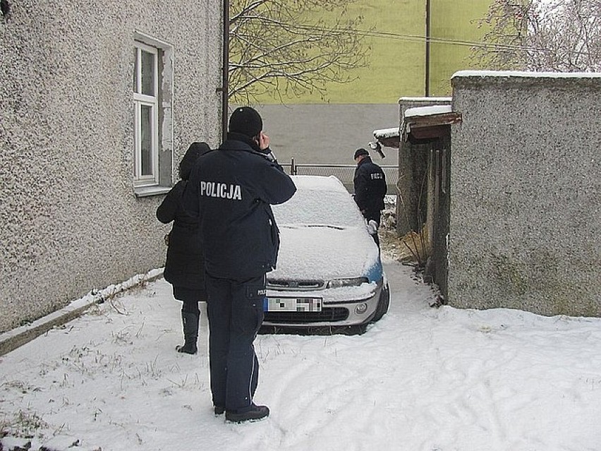 Policjanci razem z pracownikiem socjalnym szukali bezdomnych