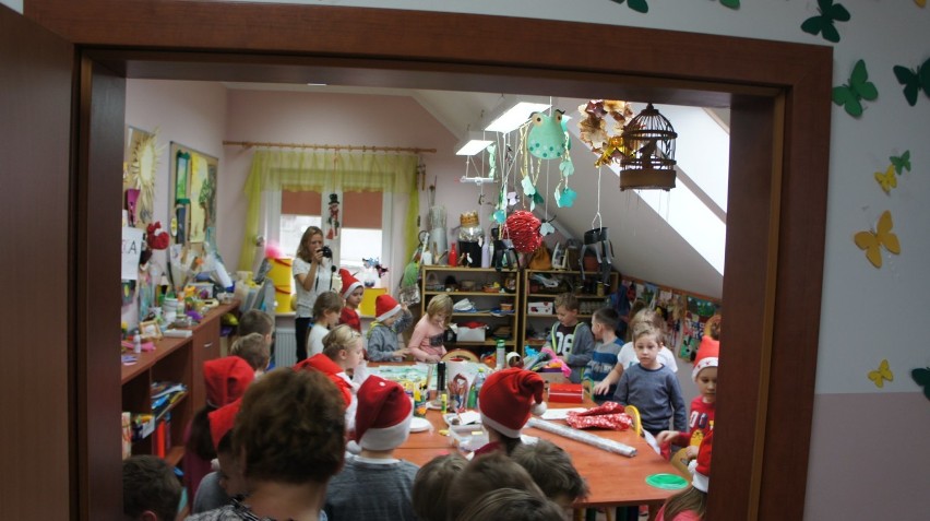 Warszaty bożonarodzeniowe w Wiżajnach. Zobaczie jakie dzieci zrobiły piękne choinki (zdjęcia)