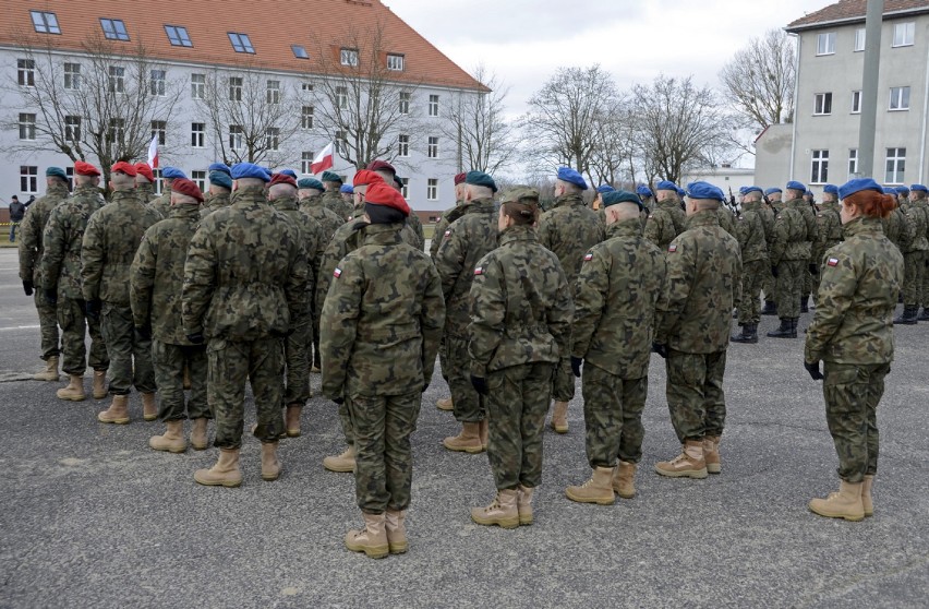 Pożegnanie w Słupsku żołnierzy wyjeżdżających do Bośni i Hercegowiny | ZDJĘCIA