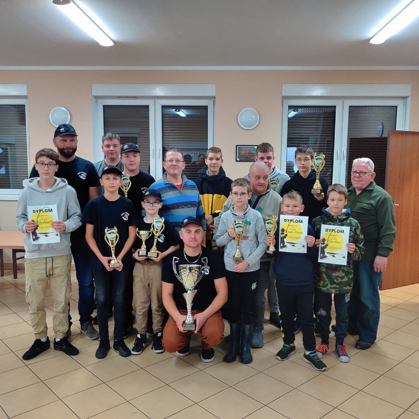 Drużyny młodzieżowe wędkarzy ze szkółek przy kołach z powiatu złotowskiego zakończyły tegoroczne zmagania w Młodzieżowej Lidze Wędkarskiej