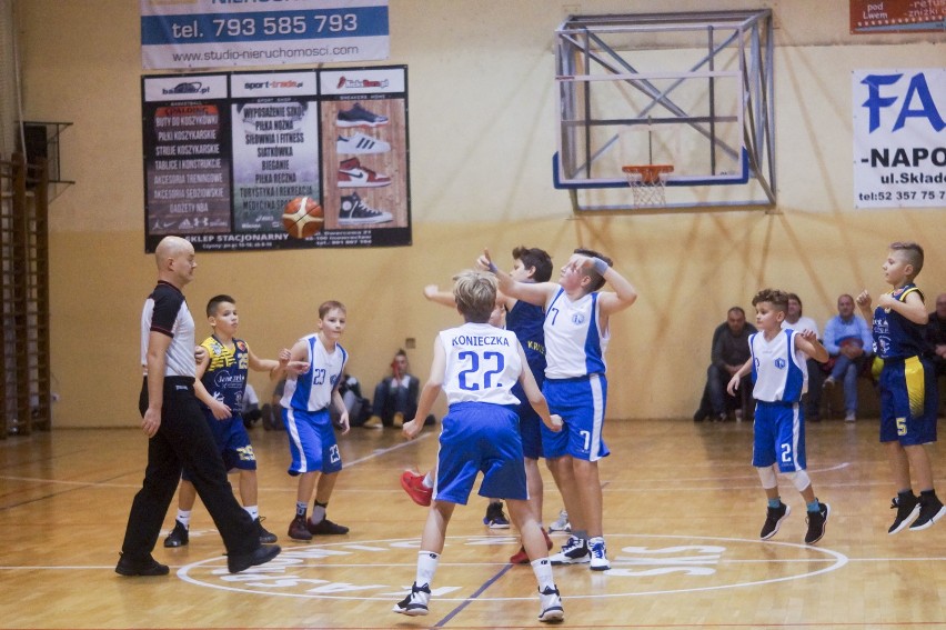 Kasprowicz Inowrocław - Basket 2010 Kruszwica 107:37 [zdjęcia]