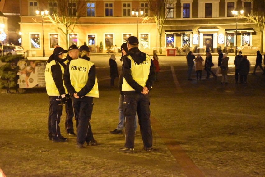 Gniezno. Protestowali przeciw nowelizacji Ustawy o radiofonii i telewizji „Lex TVN” [FOTO]