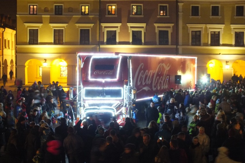 Ciężarówki Coca-Coli na Rynku Wielkim w Zamościu