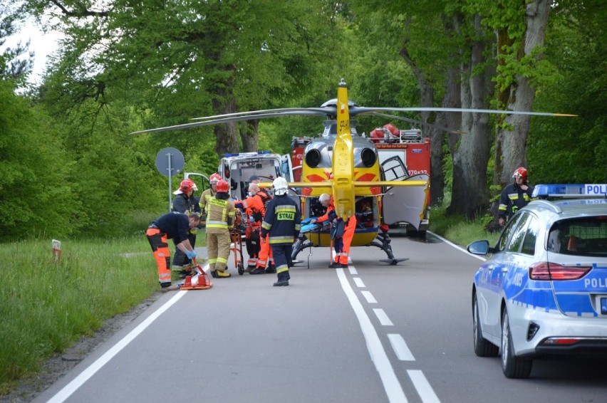 Lębork. Policja szuka świadków wypadku w Rybkach. Kierujący w wyniku obrażeń zmarł w szpitalu