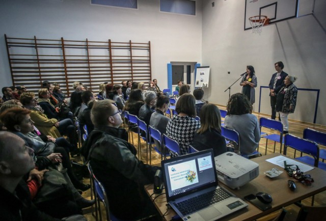 W spotkaniu w Gimnazjum nr 25 w Gdańsku wzięło udział ponad 200 rodziców. Rozmowa o reformie trwała ponad godzinę