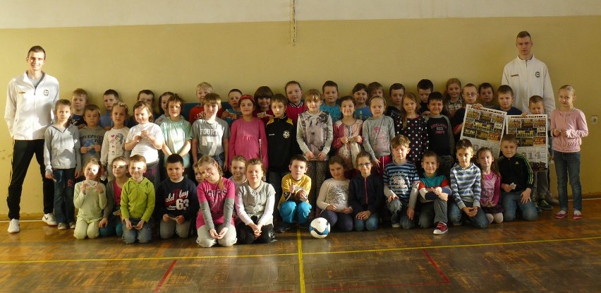Pomezania Malbork odwiedziła uczniów w szkole i zachęcała do rozpoczęcia treningów