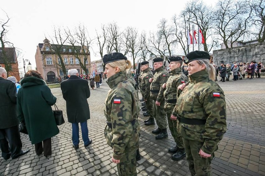 Święto Osadników Ziemi Darłowskiej. Były przemówienia i kwiaty [ZDJĘCIA]