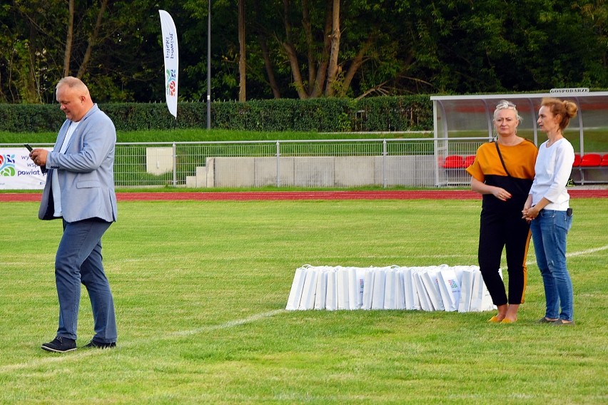 Piła. Na zmodernizowanym Stadionie Powiatowym piłkarska inauguracja. Obejrzyjcie zdjęcia z nietypowego meczu 