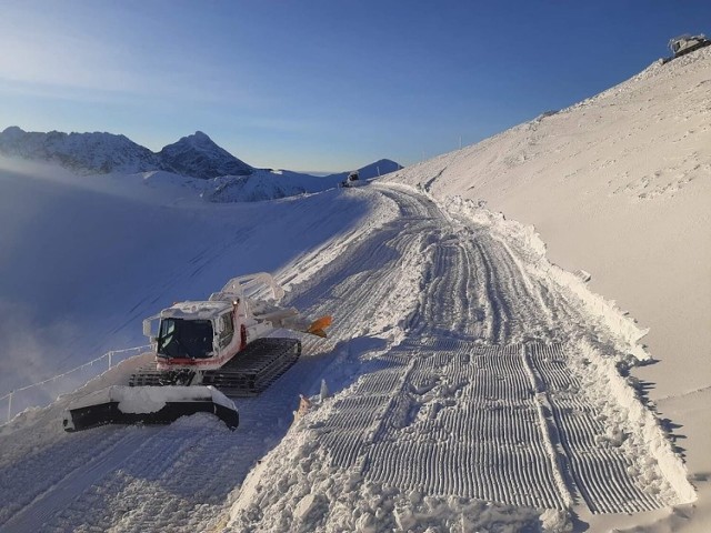 Na Kasprowym Wierchu trwają ostatnie przygotowania. W sobotę 14 stycznia otwarta dla narciarzy zostanie trasa w Dolinie Gąsienicowej