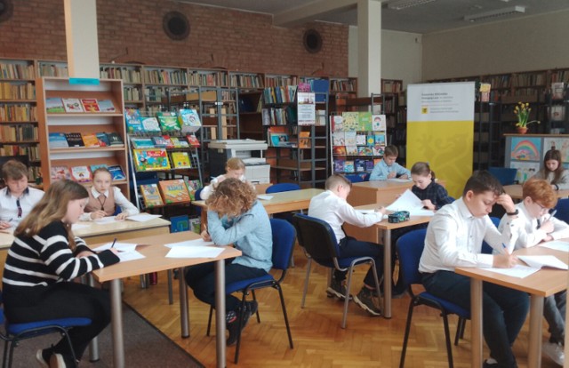 Uczniowie z 20 szkół z Pruszcza Gdańskiego i powiatu gdańskiego wzięli udział w konkursie "Z książką na ty"