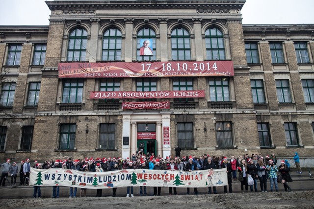 Uczniowie ZSP 19 życzyli mieszkańcom Łodzi wesołych świąt