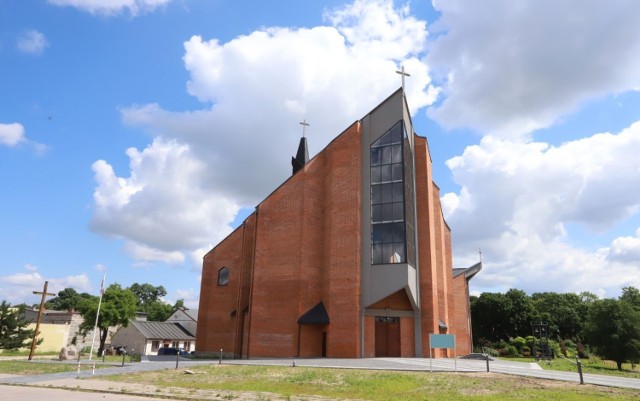 Kościół na radomskim Obozisku w poniedziałek był dezynfekowany. Od wtorku msze są tam już odprawiane.