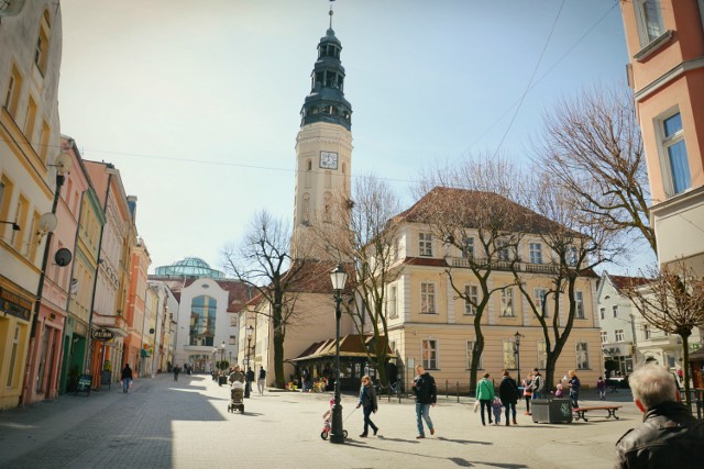 W sobotę na zielonogórskim deptaku...chwilę przed godziną 12.00