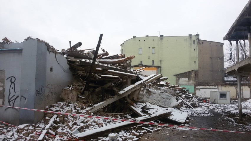 Sosnowiec: trwa wyburzanie kamienicy przy ul. Szklarnianej ZDJĘCIA