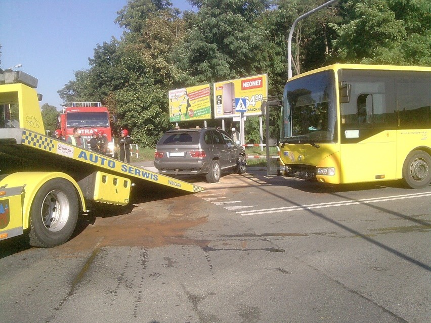 Wypadek w Jarocinie: Na skrzyżowaniu zderzyły się trzy...