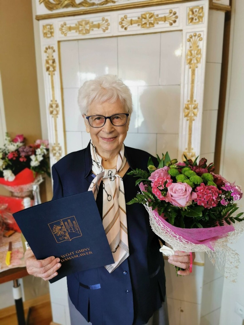 90 urodziny Haliny Kędziory spod Damasławka. Życzenia jubilatce złożył wójt 