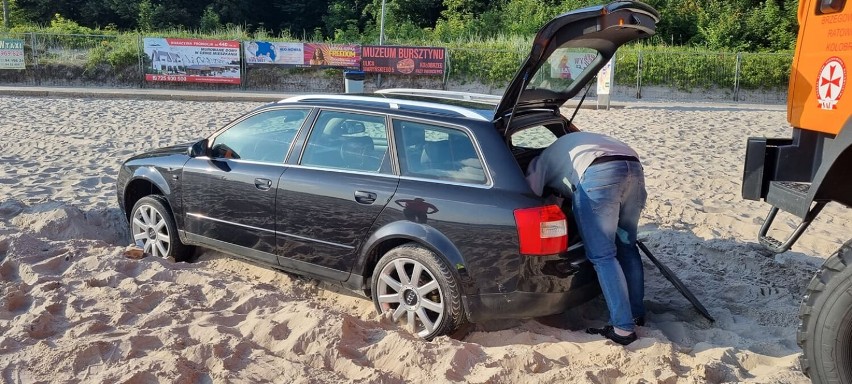 Mandat wysokości 1500 zł za wjazd na kołobrzeską plażę. 20 - latek zaszalał