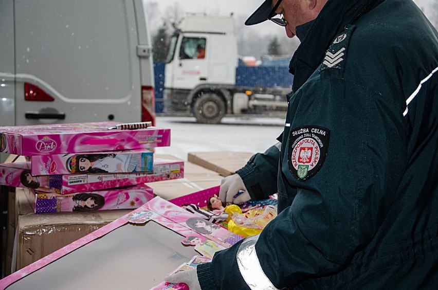 Toksyczne zabawki trafiły na Śląsk. Już zostały zniszczone pod nadzorem śląskiej Służby Celno-Skarbowej