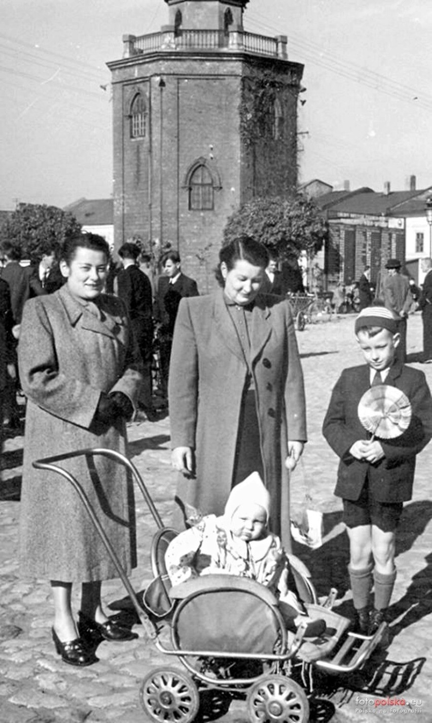 Wieża ciśnień na Rynku w Olkuszu - 1950-1955