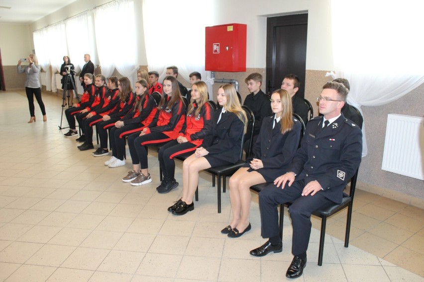 Wręczenie promes dla Młodzieżowych Drużyn Pożarniczych, także z powiatu radomszczańskiego. ZDJĘCIA