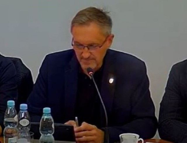 Radny T. Tomaszewicz zamierza oficjalnie przeprosić radnych na kolejnej sesji