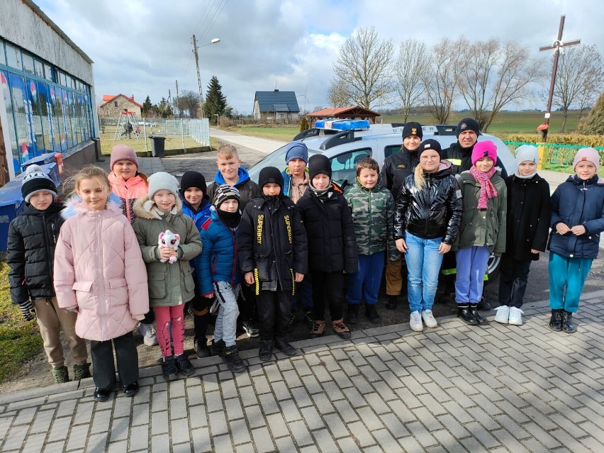 Straż pożarna w szkole w Morakowie. Dzieci były zachwycone spotkaniem ze strażakami 