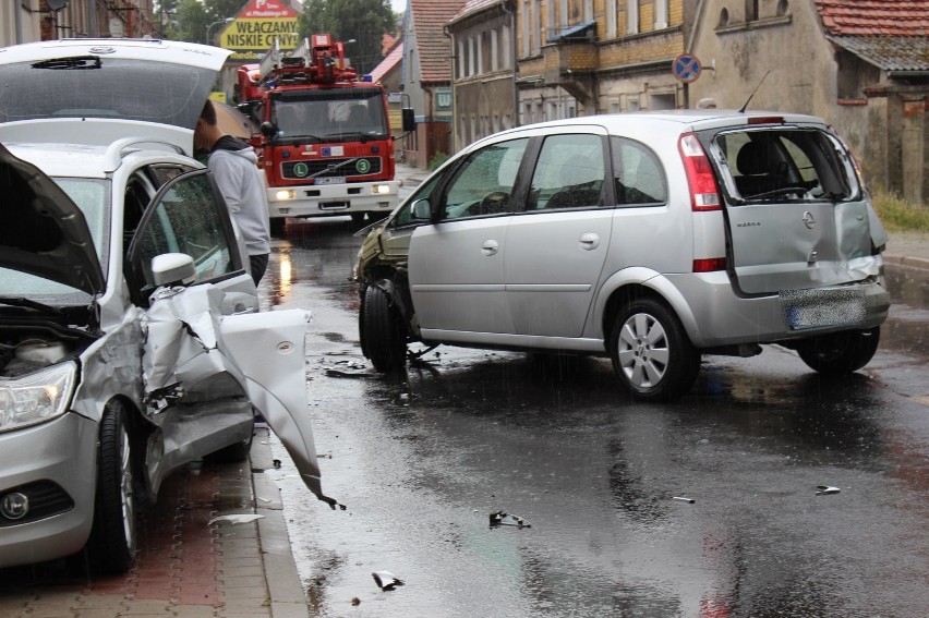 Na ulicy Zachodniej w Świebodzinie zderzyły się trzy samochody!