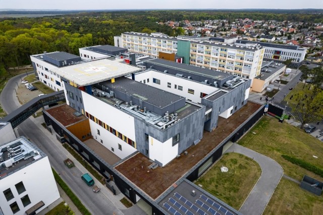 Lekarze, którzy do 30 czerwca pracowali na Oddziale Hematologii i Transplantacji Szpiku Specjalistycznego Szpitala Miejskiego w Toruniu, chcą pracować na Bielanach. Już złożyli odpowiednie wnioski w tej sprawie.