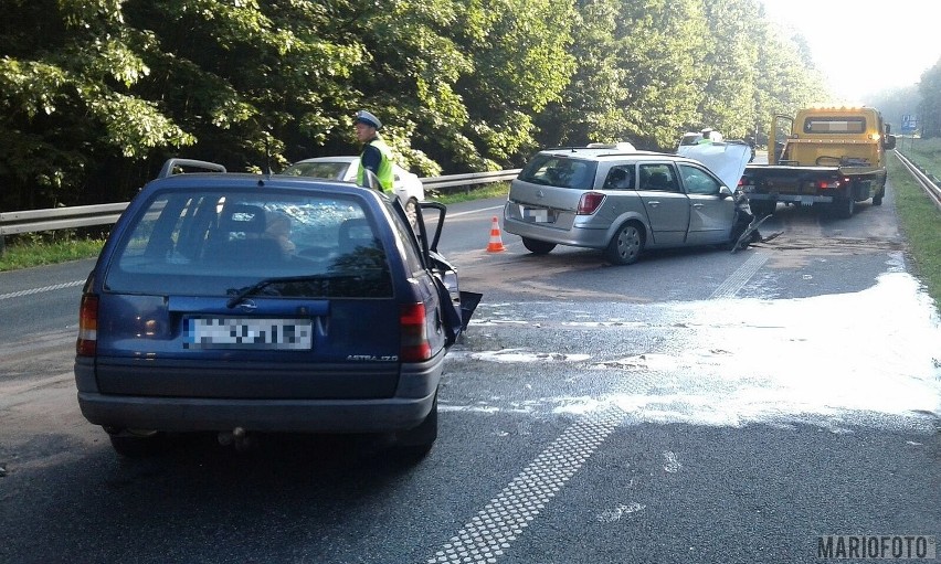 Dwa auta zderzyły się na drodze krajowej nr 46 na wysokości...