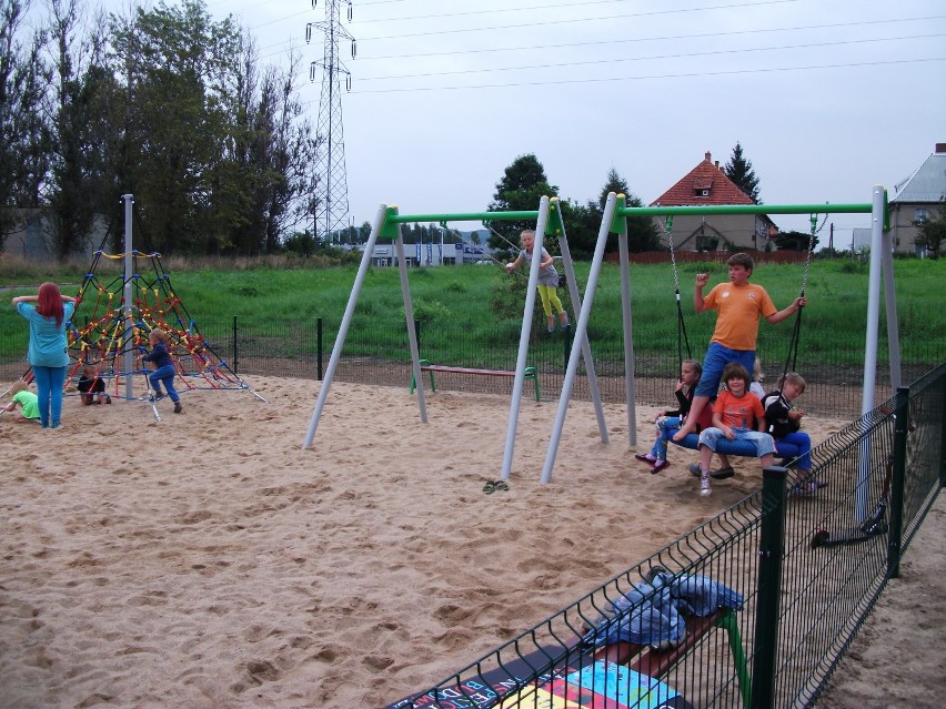 W Wałbrzychu otwarto plac zabaw - projekt zrealizowany w ramach budżetu partycypacyjnego na 2014 rok