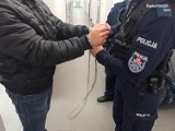 Będzińscy policjanci zatrzymali Polaka ściganego w Hiszpanii za przestępstwa narkotykowe