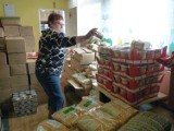 PCK w Radomsku rozdaje żywność potrzebującym