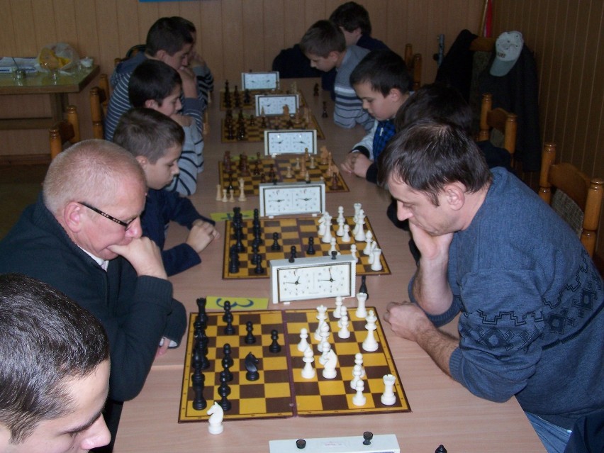Lututów: Mikołajkowy turniej szachowy