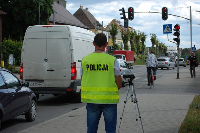 Policja z kamerą poluje na kierowców