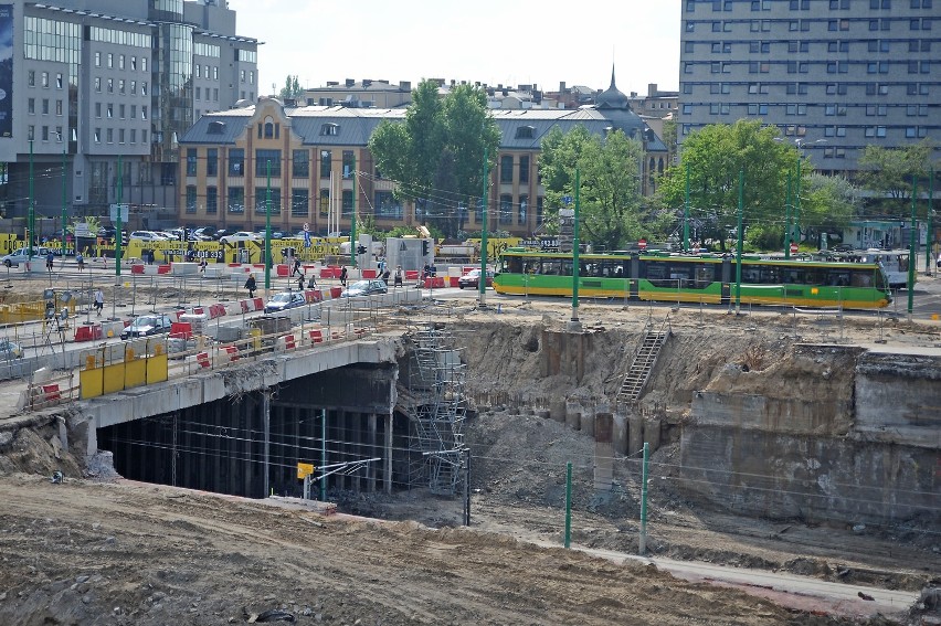 Przebudowa ronda Kaponiera wraz z modernizacją mostu...
