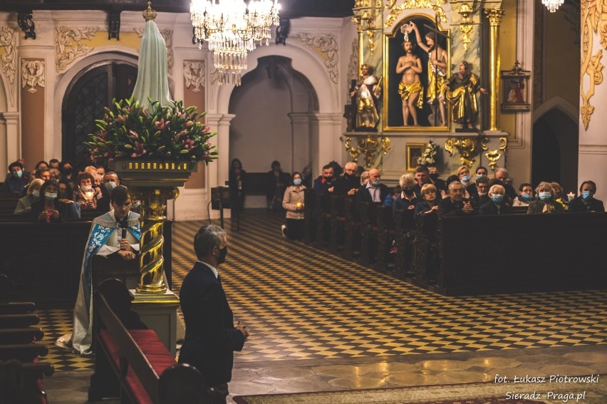 Różaniec fatimski w Bazylice Mniejszej w Sieradzu