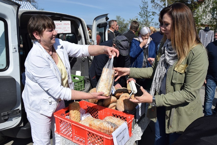 W Trzebielinie uroczyście otwarto targowisko (WIDEO, FOTO)