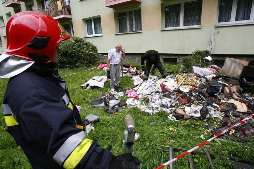 Wałbrzych: Pożar mieszkania przy ulicy Długiej (ZDĘCIA I FILM)