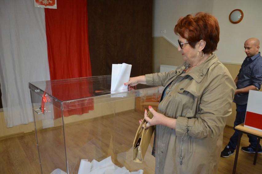 Wybory parlamentarne 2019. Bochnia-Brzesko. Trwa głosowanie w lokalach wyborczych [ZDJĘCIA]