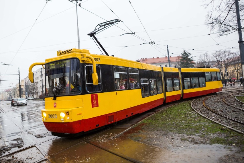 Z warszawskiego transportu zbiorowego -  autobusów,...