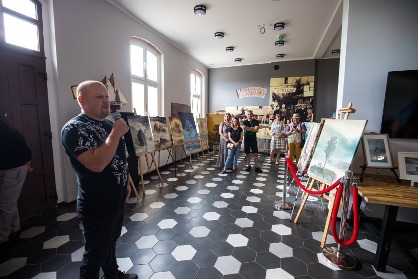 Wystawa Ariusa "Ścieżka przez wizje" w Poczekalni Kultury w Darłowie
