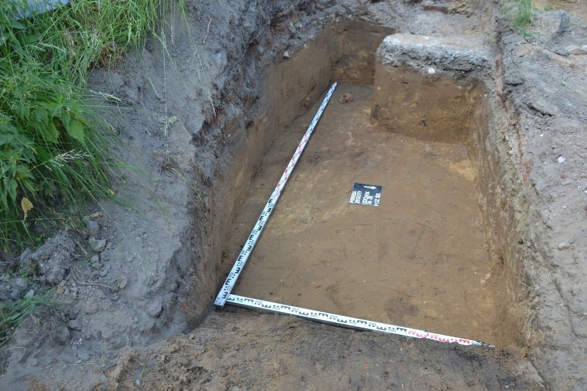 26 grobów ze szczątkami odkryto podczas remontu DW 780 w...